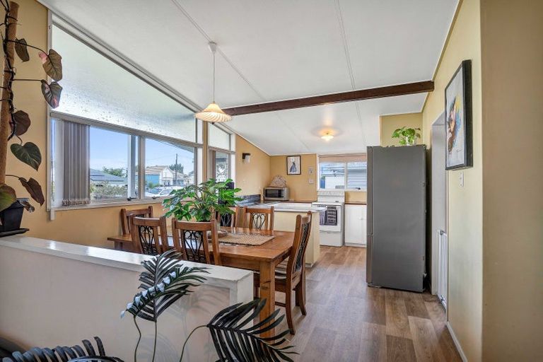 Photo of property in 6b York Street, Eltham, 4322