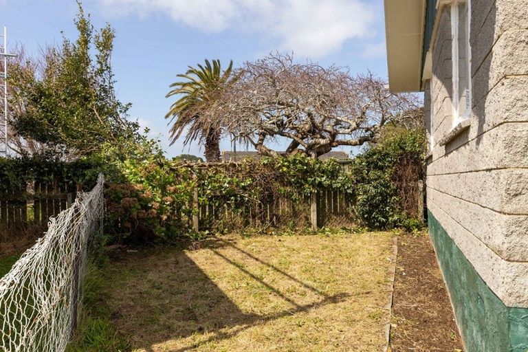 Photo of property in 75 Wrantage Street, Westown, New Plymouth, 4310
