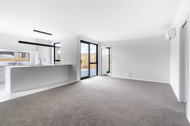 Photo of property in 26 Waruhia Crescent, Rototuna North, 3281