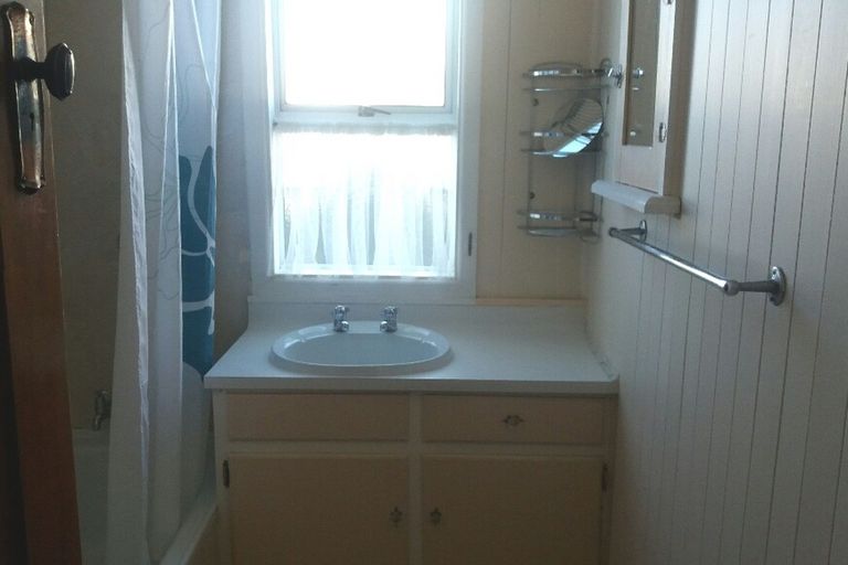 Photo of property in 14 Lynn Street, Oamaru North, Oamaru, 9400