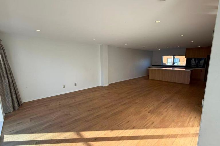 Photo of property in 23 Meritage Lane, Te Atatu South, Auckland, 0610
