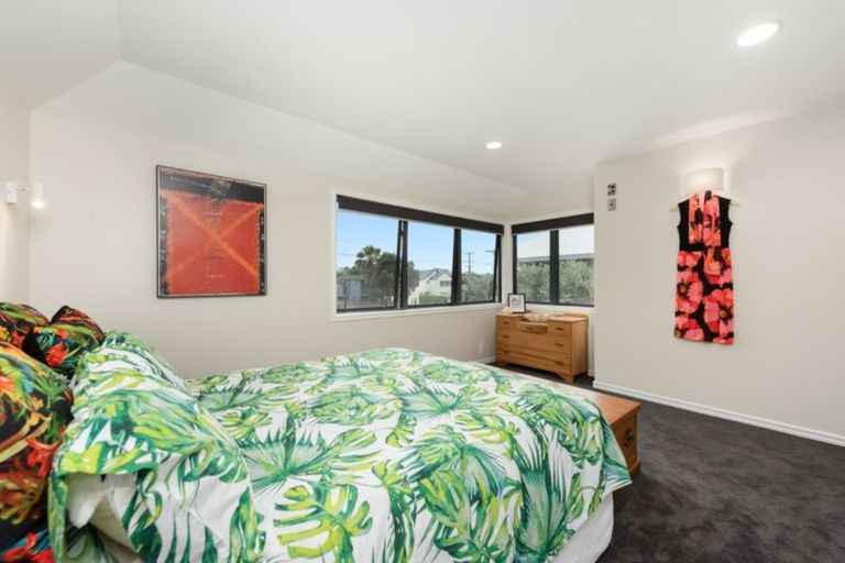 Photo of property in 85 Marine Parade, Mount Maunganui, 3116