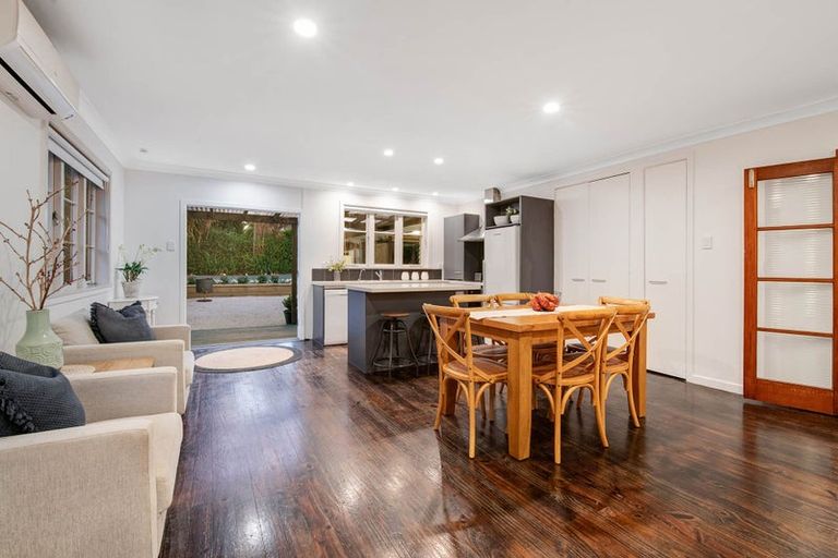 Photo of property in 3 Moffat Road, Red Beach, 0932