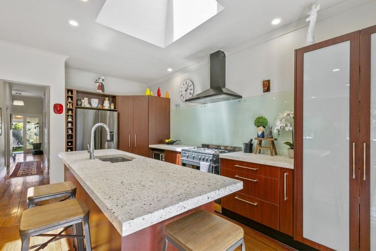 Photo of property in 32 Rothsay Road, Ngaio, Wellington, 6035