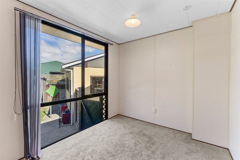 Photo of property in 10 Robert Grove, Paraparaumu, 5032
