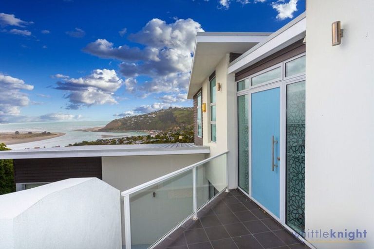 Photo of property in 2 Redcliffs View Lane, Redcliffs, Christchurch, 8081