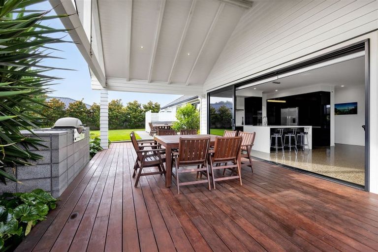 Photo of property in 6 Pebble Beach Court, Waiwhakaiho, New Plymouth, 4312