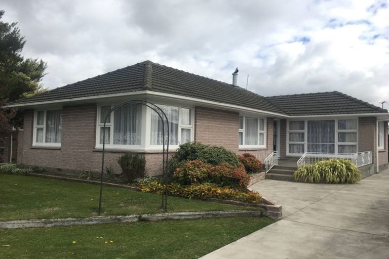 Photo of property in 4 Dunstan Crescent, Hornby, Christchurch, 8042