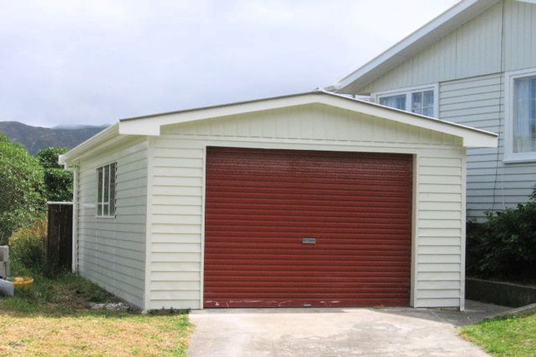 Photo of property in 9 Baffin Grove, Kingston, Wellington, 6021