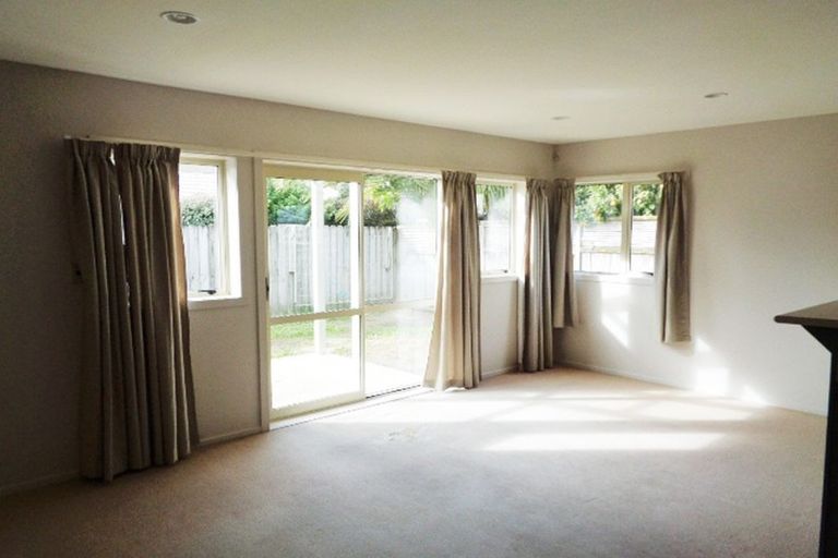 Photo of property in 8/103 Swanson Road, Henderson, Auckland, 0610