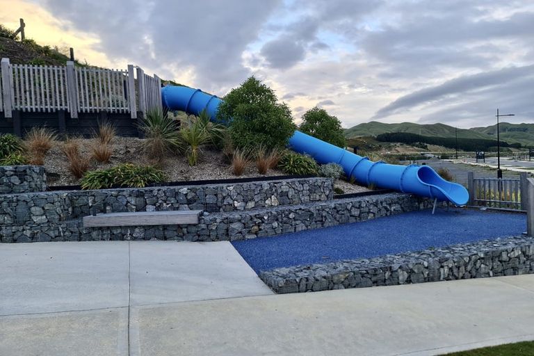 Photo of property in 14 Bee Lane, Whitby, Porirua, 5024