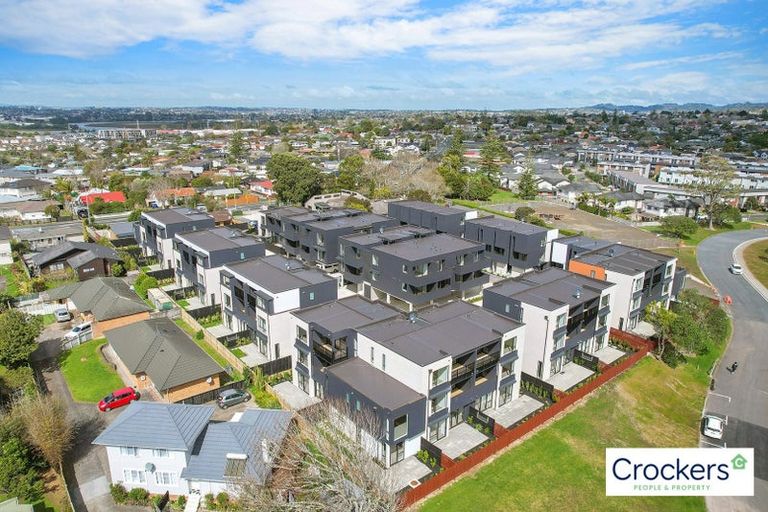 Photo of property in 10/10 Treasure Lane, Te Atatu South, Auckland, 0610