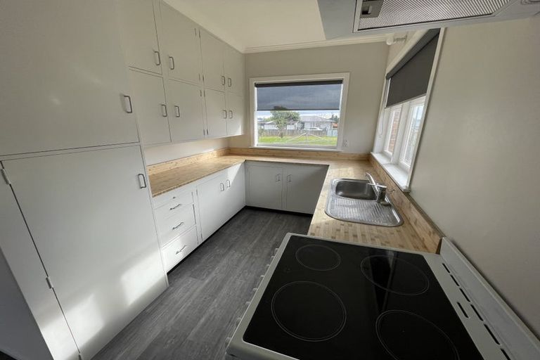 Photo of property in 222 Te Atatu Road, Te Atatu South, Auckland, 0610