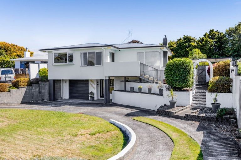 Photo of property in 8 Mahoe Street, Strandon, New Plymouth, 4312