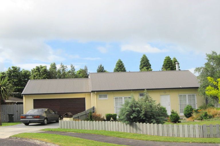 Photo of property in 13 Ross Martin Court, Conifer Grove, Takanini, 2112
