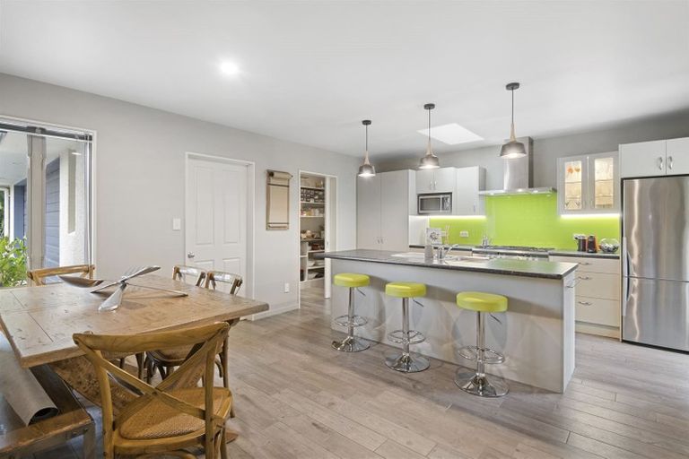 Photo of property in 77 Sarabande Avenue, Redwood, Christchurch, 8051