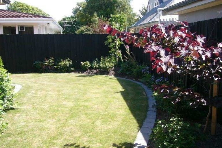 Photo of property in 150 Straven Road, Fendalton, Christchurch, 8014