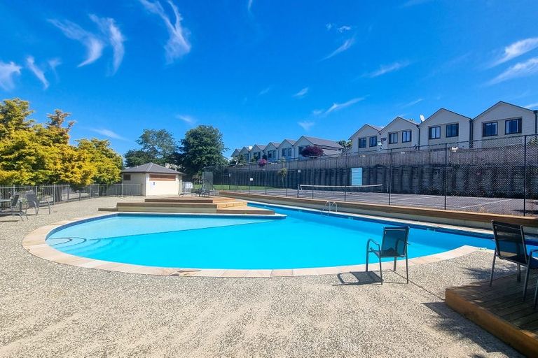 Photo of property in 21/11 The Avenue, Albany, Auckland, 0632