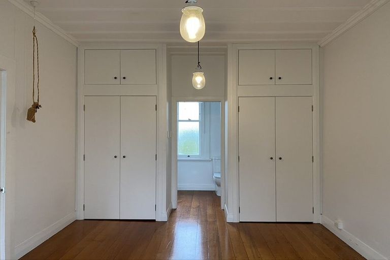 Photo of property in 27 Islington Avenue, New Lynn, Auckland, 0600