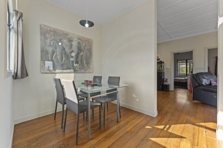 Photo of property in 24-26 Churchill Crescent, Shannon, 4821