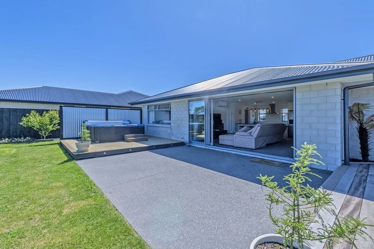 Photo of property in 13 Huntaway Lane, Dunsandel, 7682