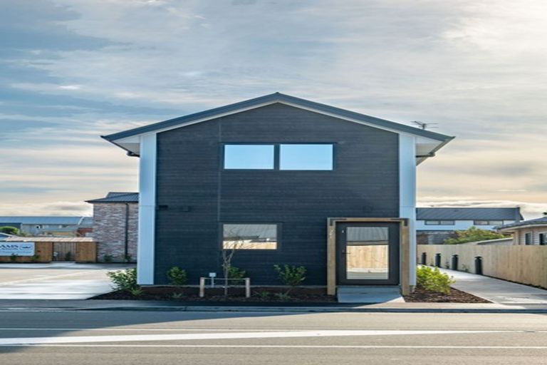 Photo of property in 1/241 Lincoln Road, Addington, Christchurch, 8024