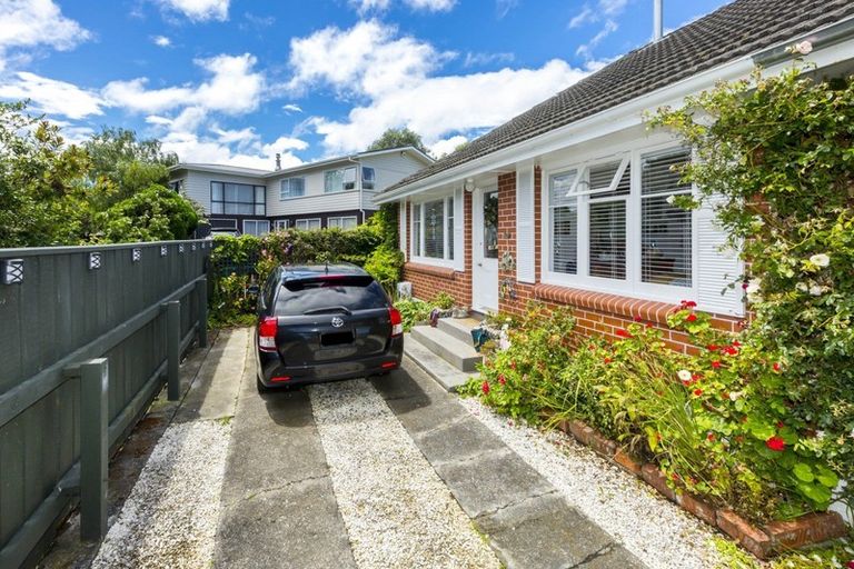 Photo of property in 10b Tiwakawaka Grove, Heretaunga, Upper Hutt, 5018