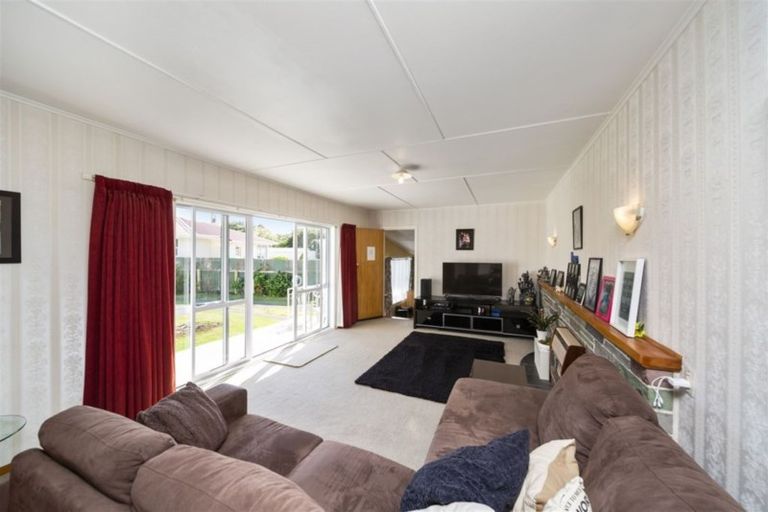 Photo of property in 9 Fyson Place, Hawera, 4610