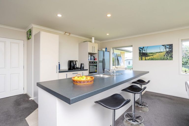 Photo of property in 48 Omana Avenue, Shelly Beach, Helensville, 0874