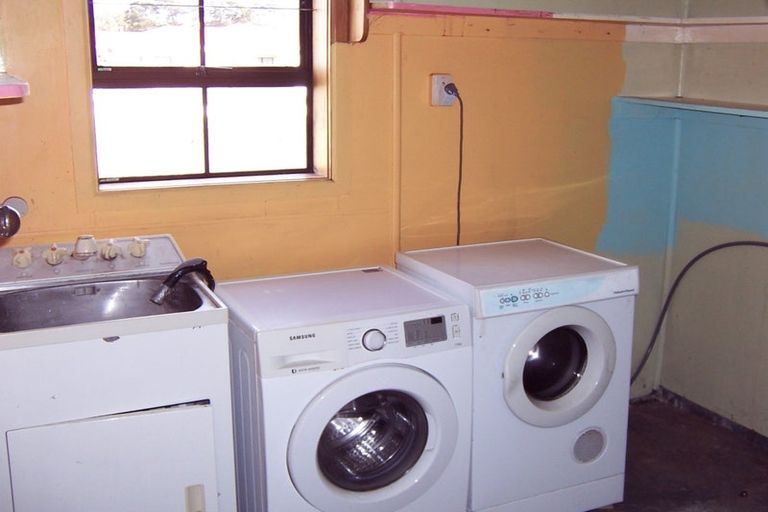 Photo of property in 12 Bridge Street, Tuatapere, 9620