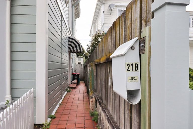 Photo of property in 21b Tinakori Road, Thorndon, Wellington, 6011