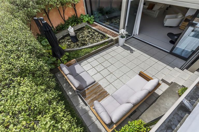 Photo of property in Highwic, 1/32 Hobson Street, Thorndon, Wellington, 6011