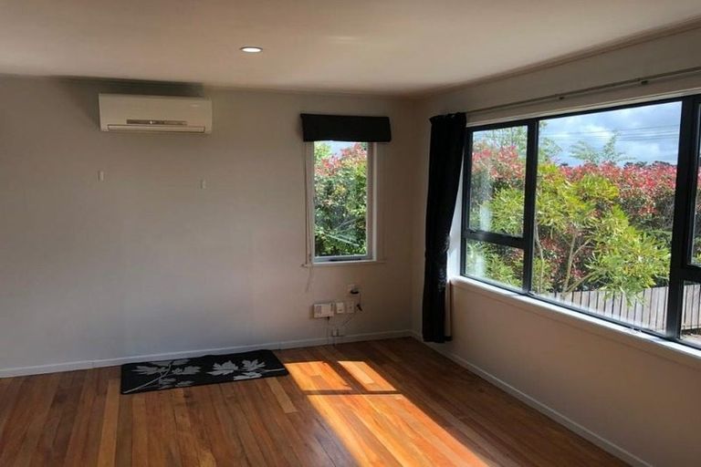 Photo of property in 1/468 Great South Road, Opaheke, Papakura, 2113