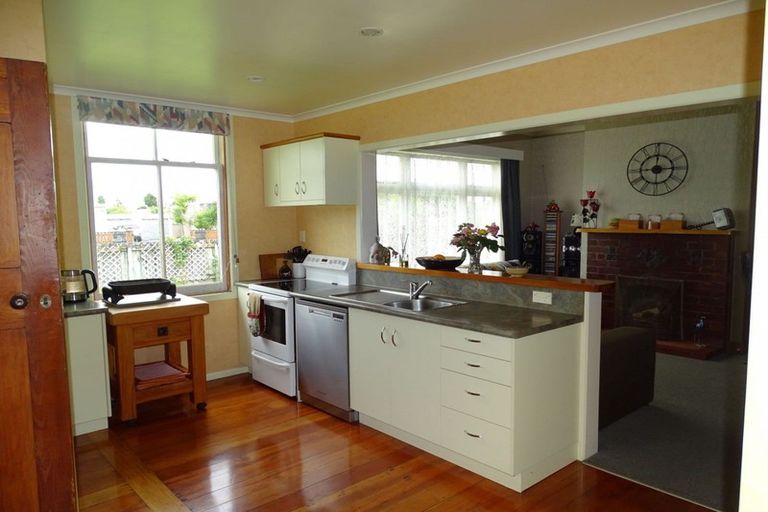Photo of property in 2 Weraroa Road, Levin, 5510