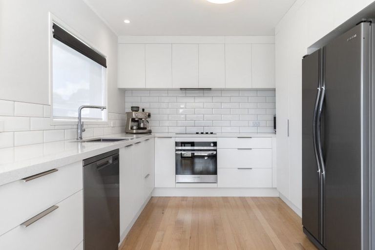 Photo of property in 17 Laurelwood Avenue, Pukekohe, 2120