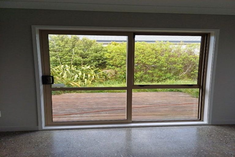 Photo of property in 15 Epic Way, Newlands, Wellington, 6037