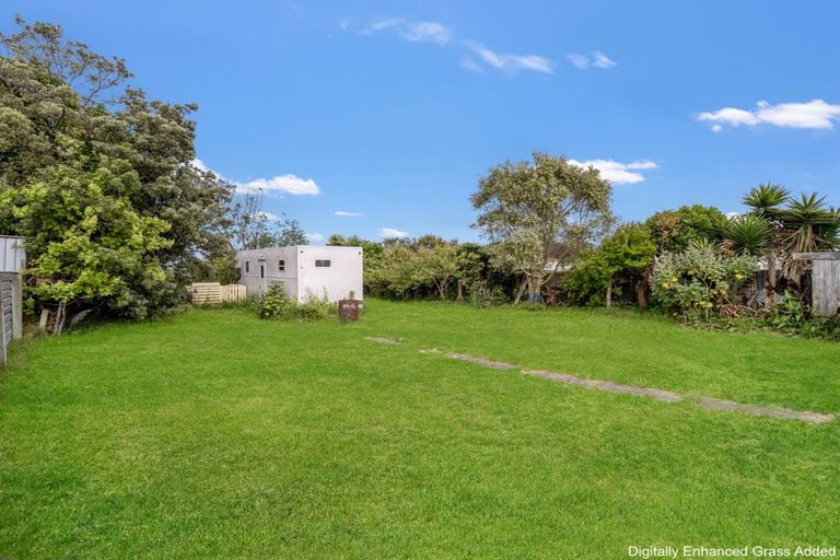 Photo of property in 115 Cornfoot Street, Castlecliff, Whanganui, 4501