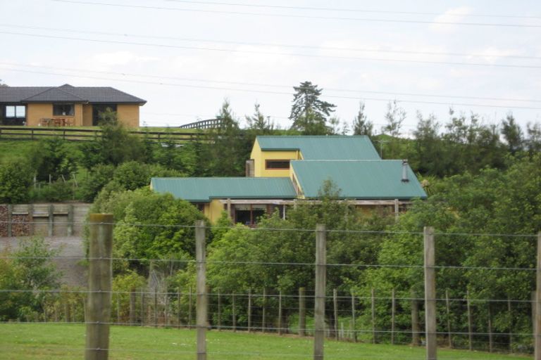 Photo of property in 13 Terry Smyth Drive, Kumeu, 0892