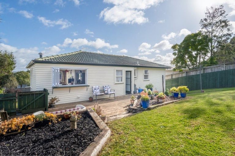 Photo of property in 3 Pauline Place, Bucklands Beach, Auckland, 2014