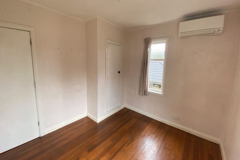Photo of property in 103 Bolton Street, Blockhouse Bay, Auckland, 0600