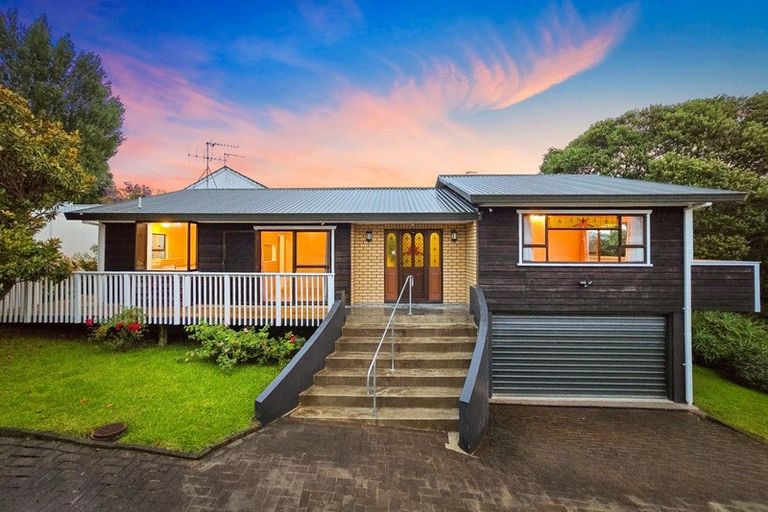 Photo of property in 6a Brian Avenue, Forrest Hill, Auckland, 0620