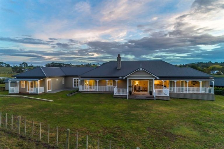 Photo of property in 30 Oak Valley Road, Dairy Flat, Albany, 0792