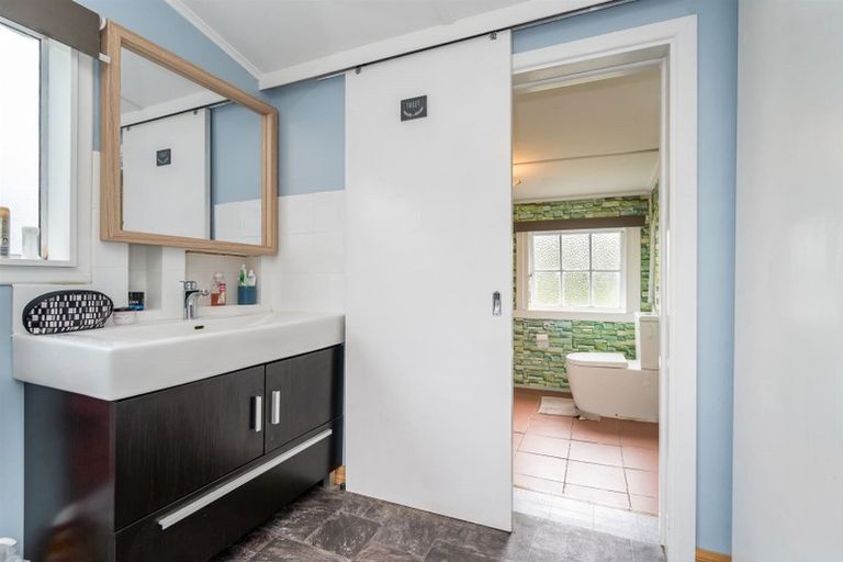 Photo of property in 24 High Street, Milton, 9220