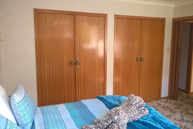 Photo of property in 49 Roberts Road, Matakatia, Whangaparaoa, 0930