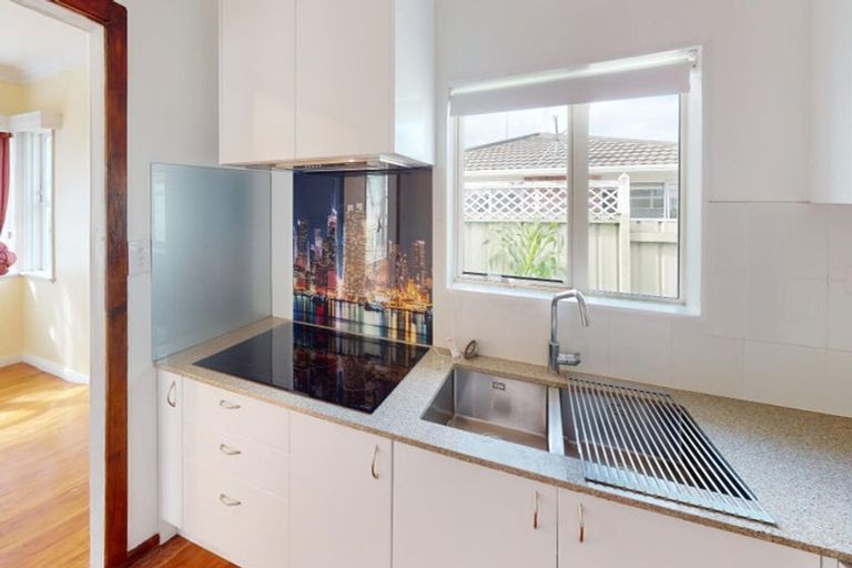 Photo of property in 15 Sheffield Street, Awapuni, Palmerston North, 4412