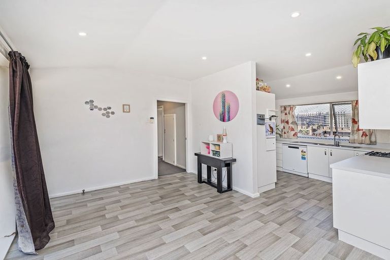 Photo of property in 11 Bayswater Crescent, Bromley, Christchurch, 8062