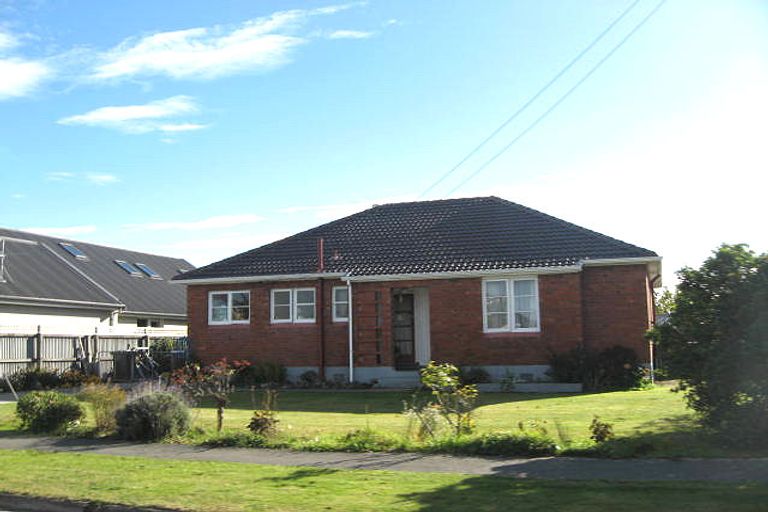 Photo of property in 3 Newall Avenue, Bryndwr, Christchurch, 8052