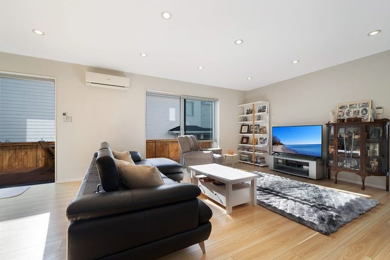 Photo of property in 133h Connell Street, Blockhouse Bay, Auckland, 0600