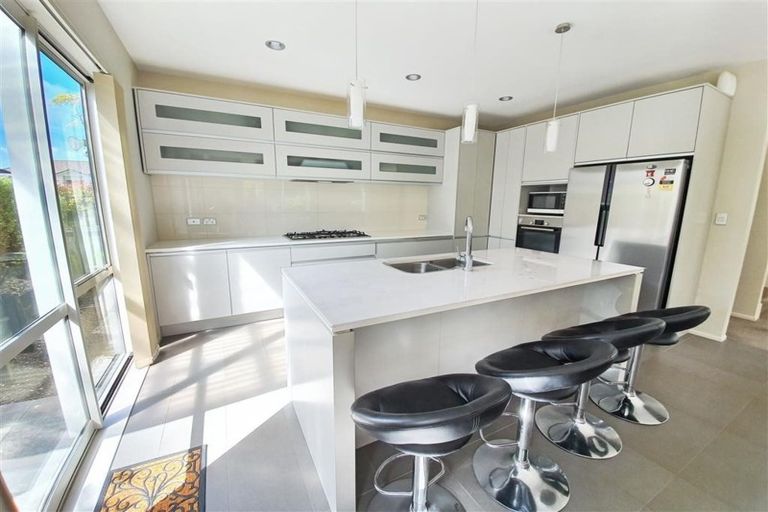 Photo of property in 10 Askerne Drive, Flat Bush, Auckland, 2016