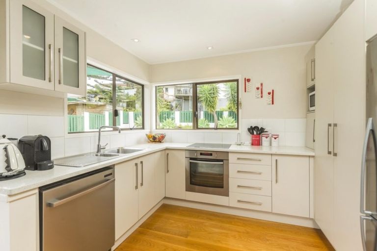 Photo of property in 55 Powrie Street, Glenfield, Auckland, 0629